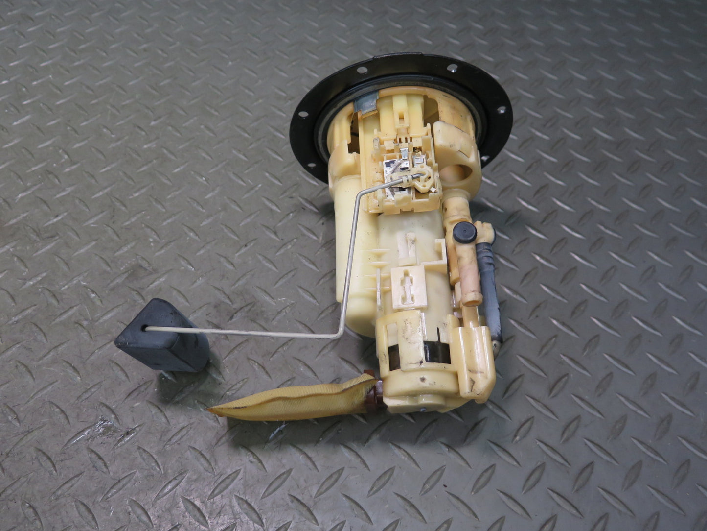 02-05 Lexus UZZ40L SC430 Fuel Pump Level Sensor Sending Unit Set OEM