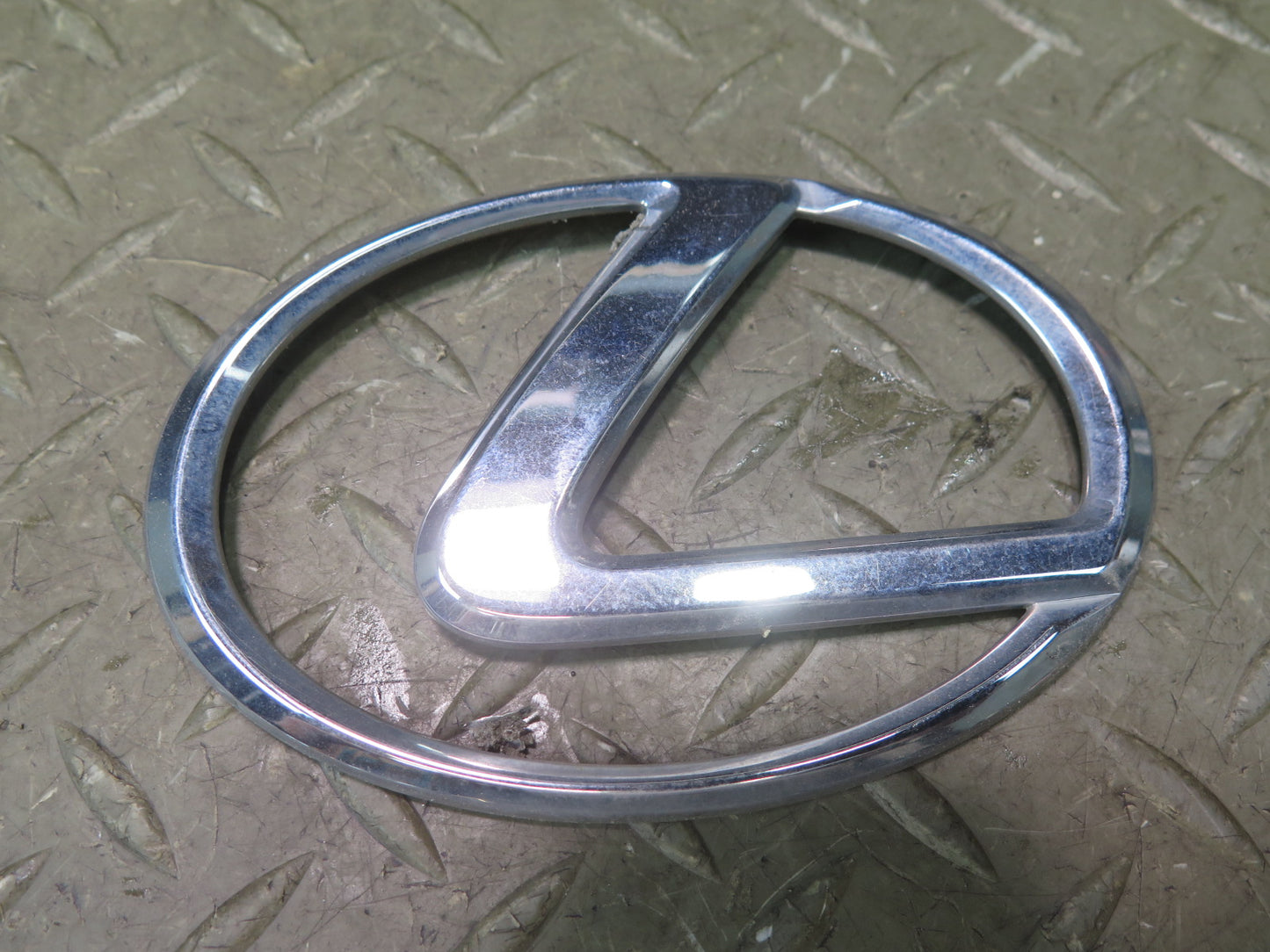 02-10 Lexus UZZ40L SC430 Rear Trunk Lid Ornament Emblem Logo Badge Set OEM