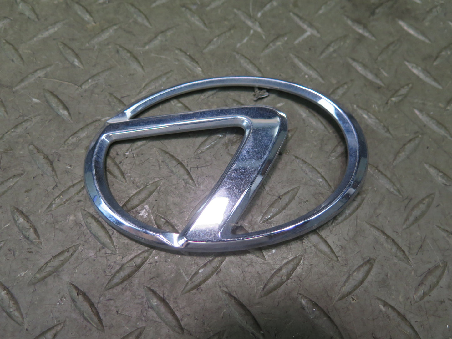 02-10 Lexus UZZ40L SC430 Rear Trunk Lid Ornament Emblem Logo Badge Set OEM