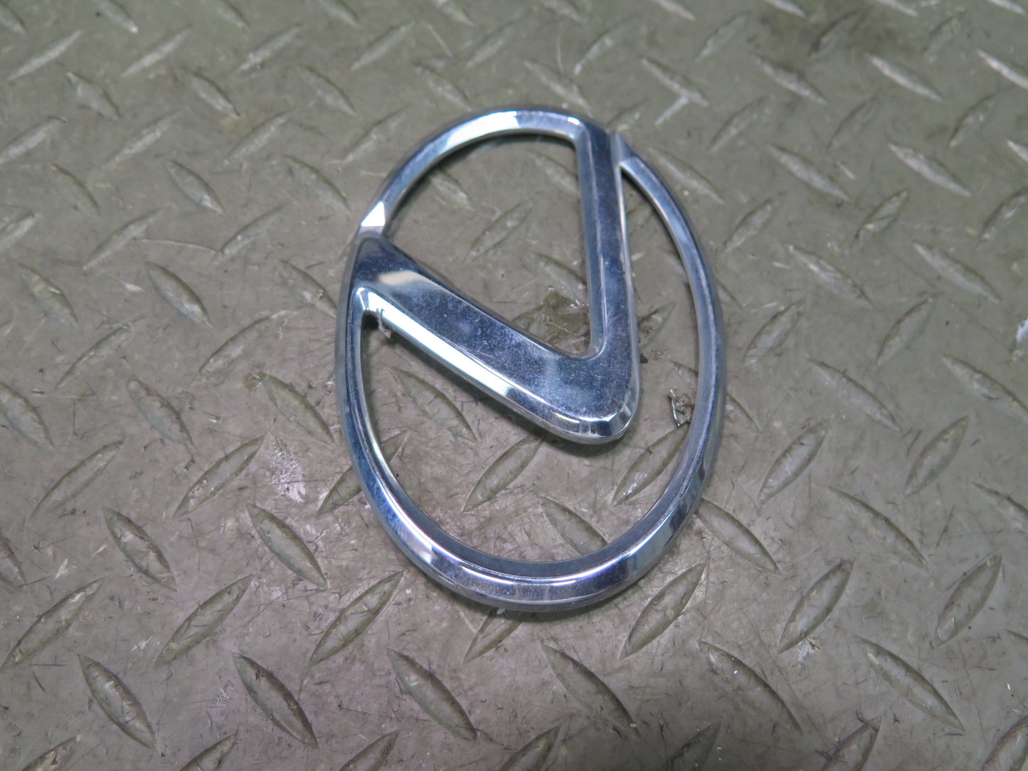 02-10 Lexus UZZ40L SC430 Rear Trunk Lid Ornament Emblem Logo Badge Set OEM