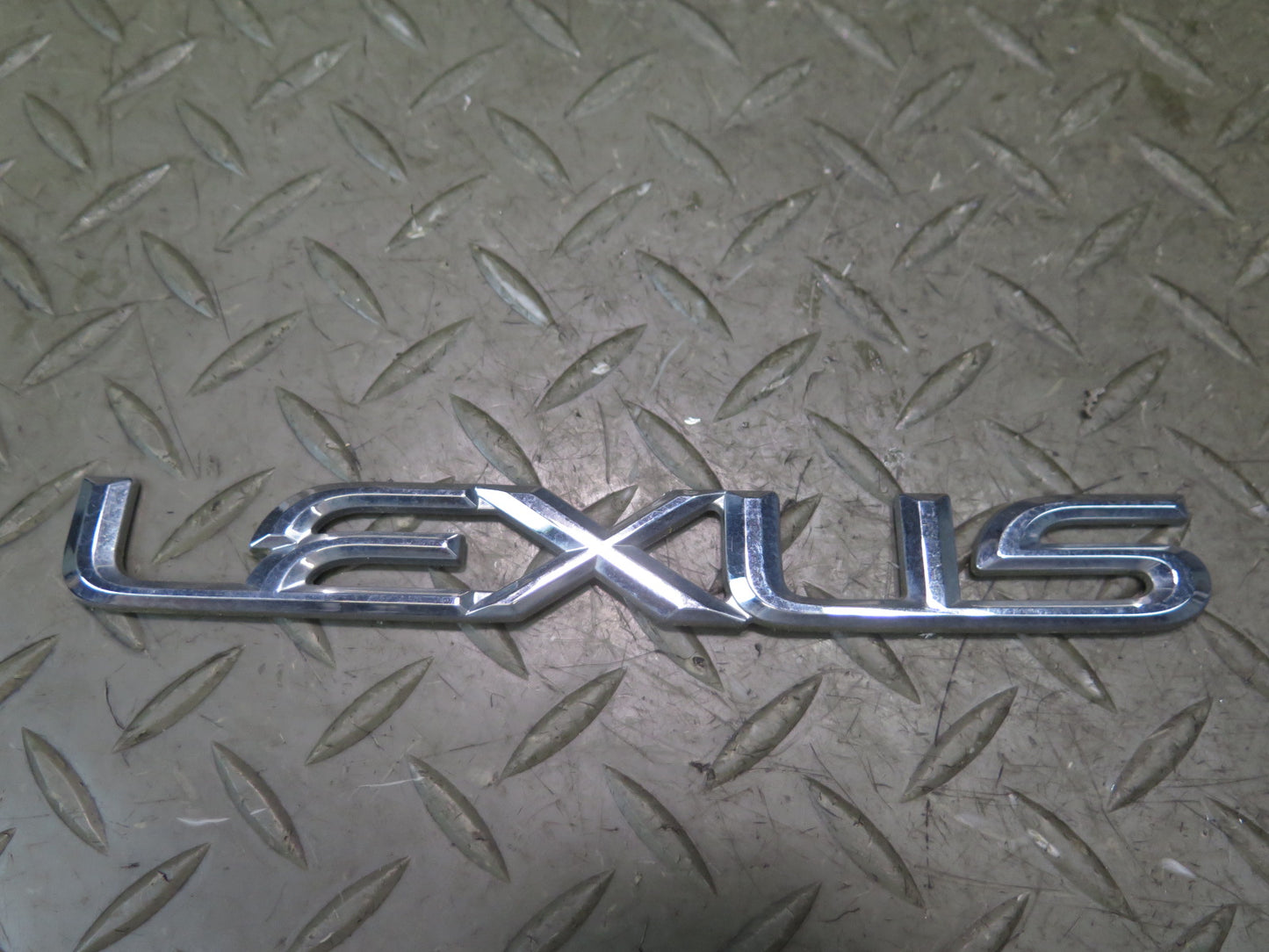 02-10 Lexus UZZ40L SC430 Rear Trunk Lid Ornament Emblem Logo Badge Set OEM