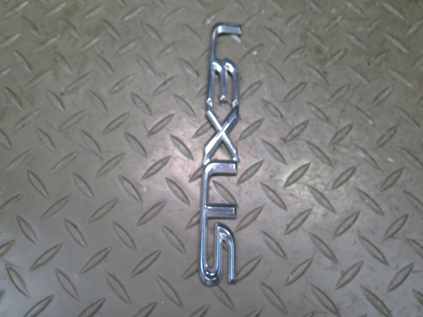 02-10 Lexus UZZ40L SC430 Rear Trunk Lid Ornament Emblem Logo Badge Set OEM