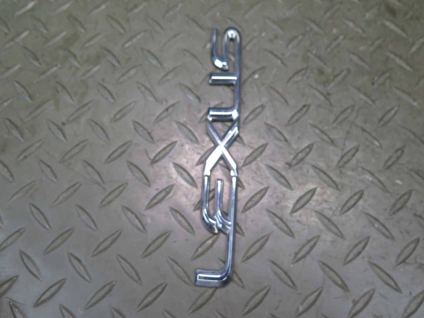 02-10 Lexus UZZ40L SC430 Rear Trunk Lid Ornament Emblem Logo Badge Set OEM