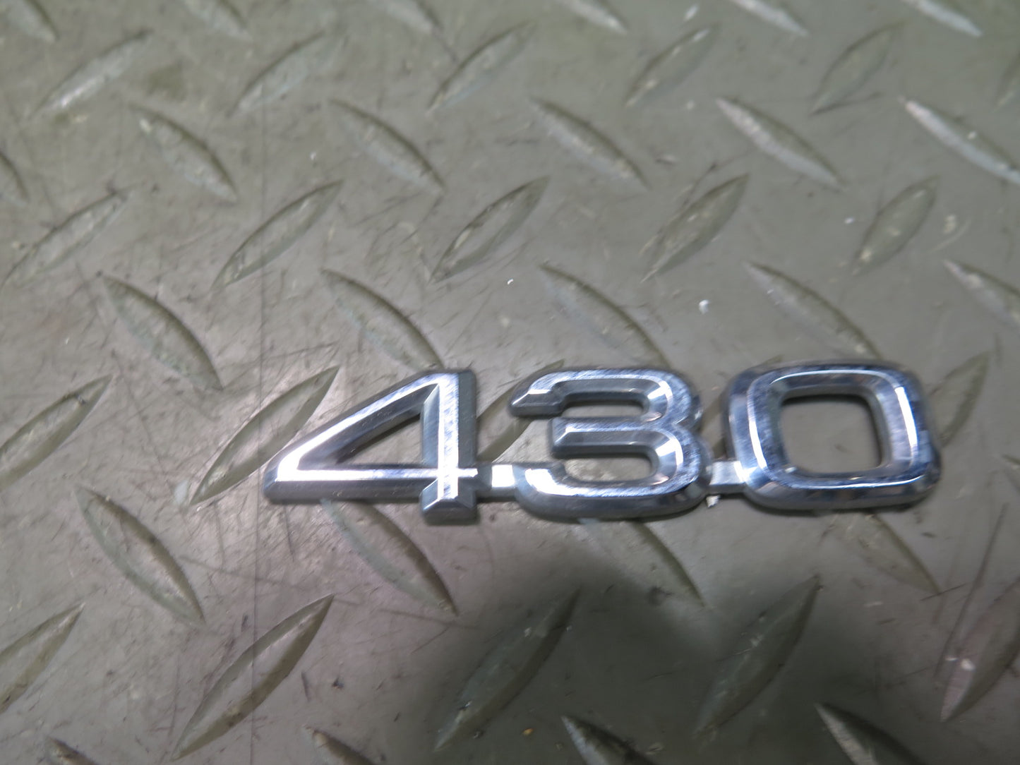 02-10 Lexus UZZ40L SC430 Rear Trunk Lid Ornament Emblem Logo Badge Set OEM