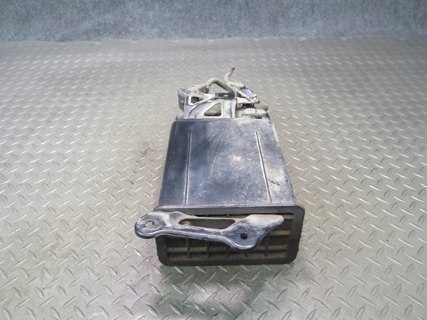 02-05 Lexus UZZ40L SC430 Fuel Evap Vapor Charcoal Canister w Sensor OEM