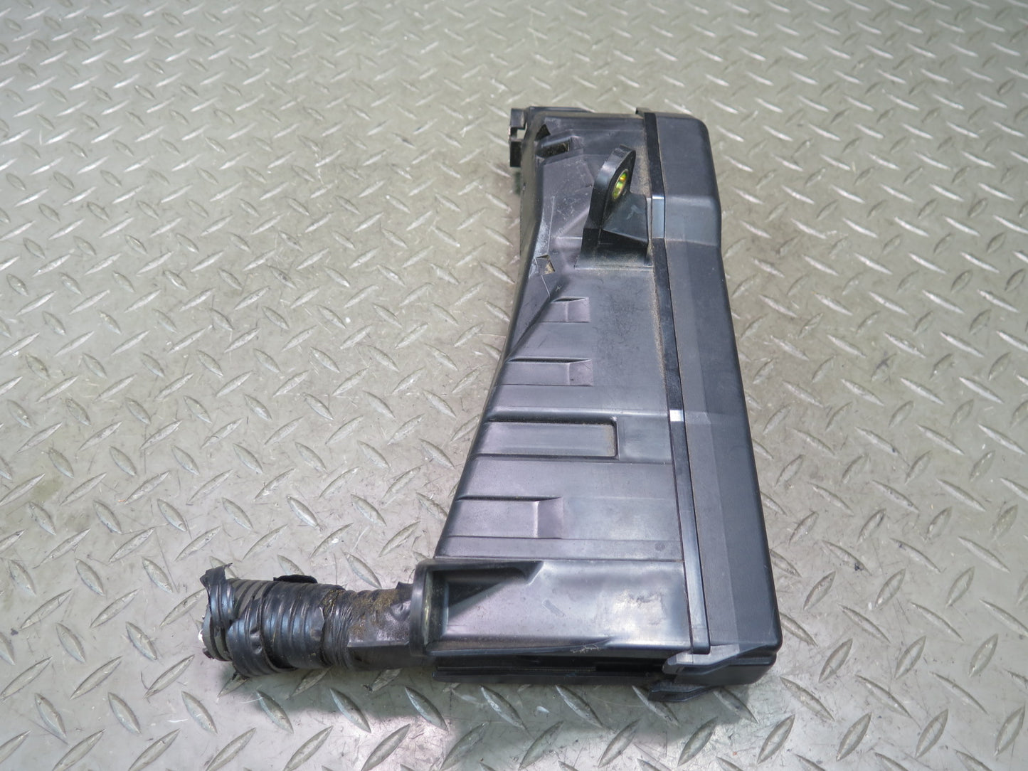 02-05 Lexus UZZ40L SC430 Engine Bay Front Right Fuse Relay Box Module OEM