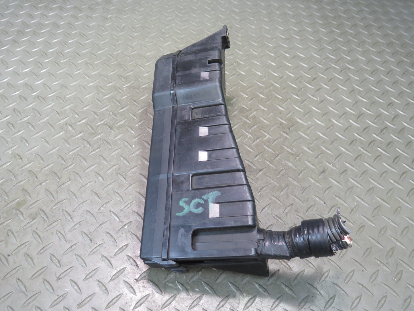 02-05 Lexus UZZ40L SC430 Engine Bay Front Right Fuse Relay Box Module OEM