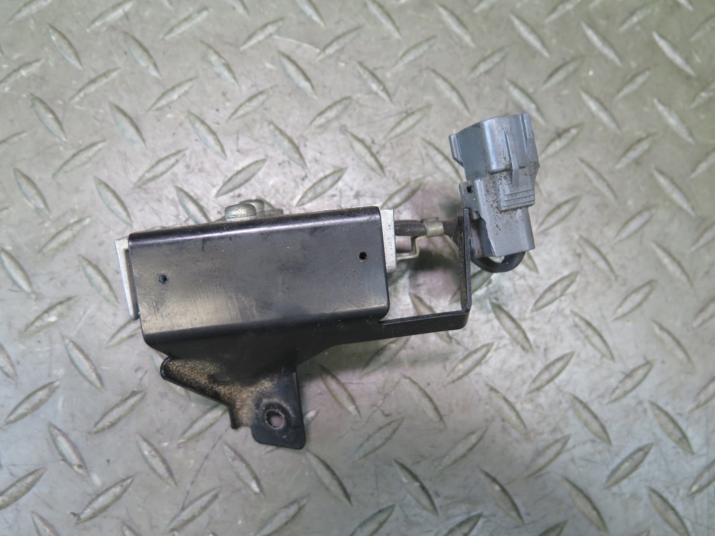02-10 Lexus UZZ40L SC430 Fuel Pump Resistor Control Module 23080-50120 OEM