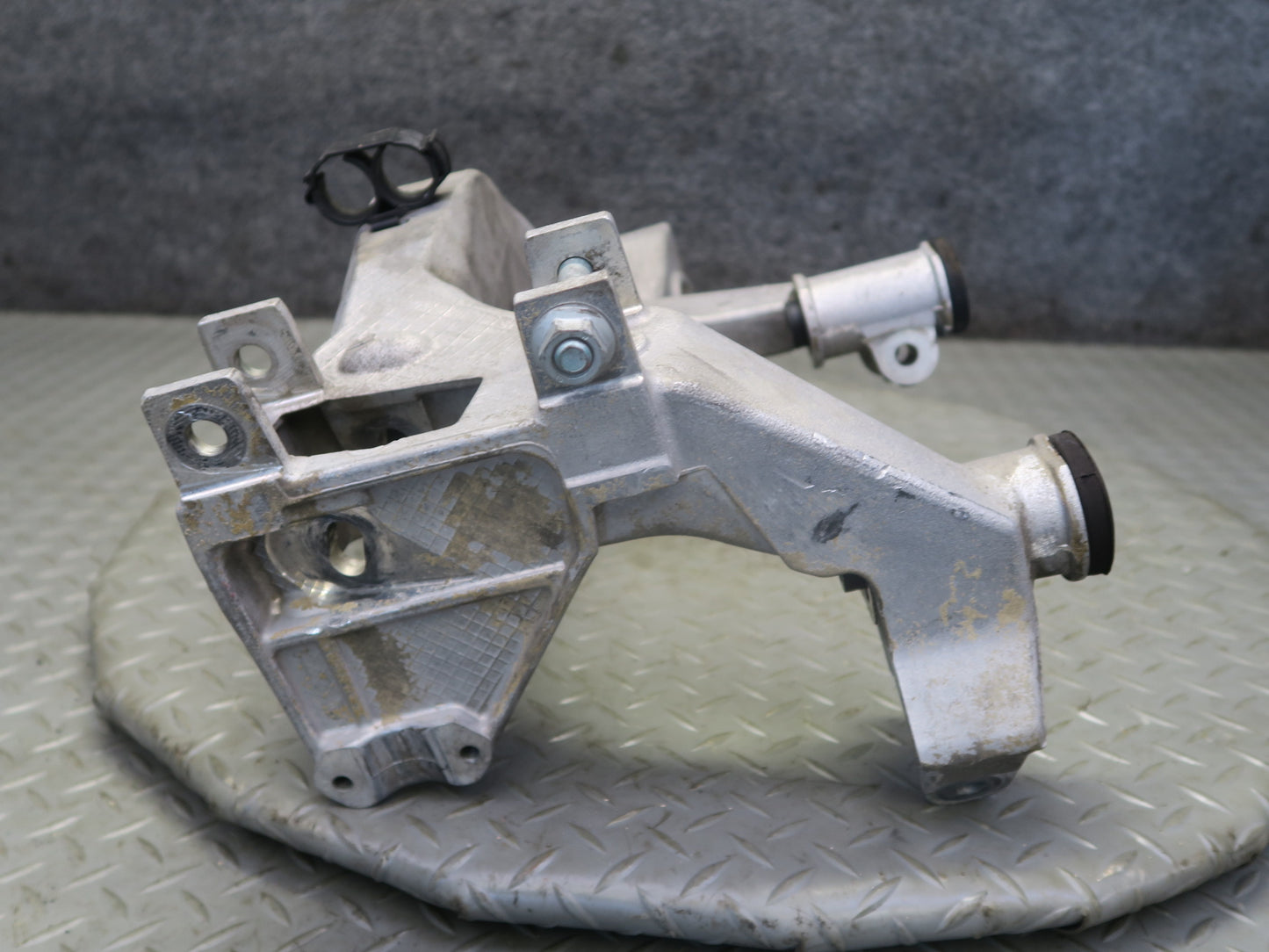 1999-2004 Porsche 911 996 Rear Right Suspension Sub Frame Bracket Mount