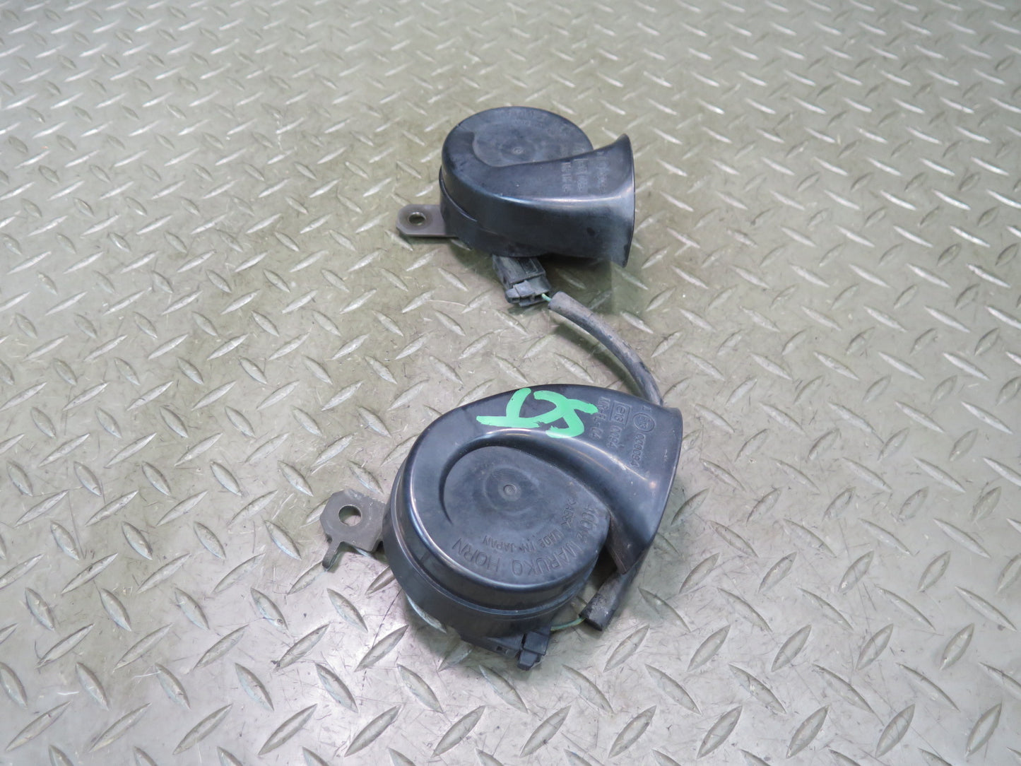 02-10 Lexus UZZ40L SC430 Set of 2 High & Low Tone Note Pitch Horn Signal OEM