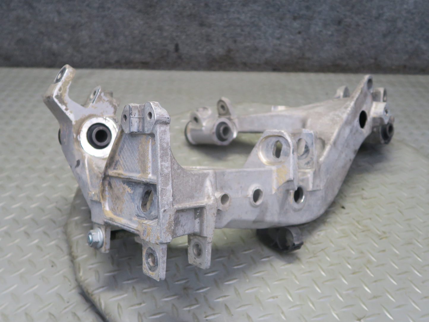 1999-2004 Porsche 911 996 Rear Right Suspension Sub Frame Bracket Mount