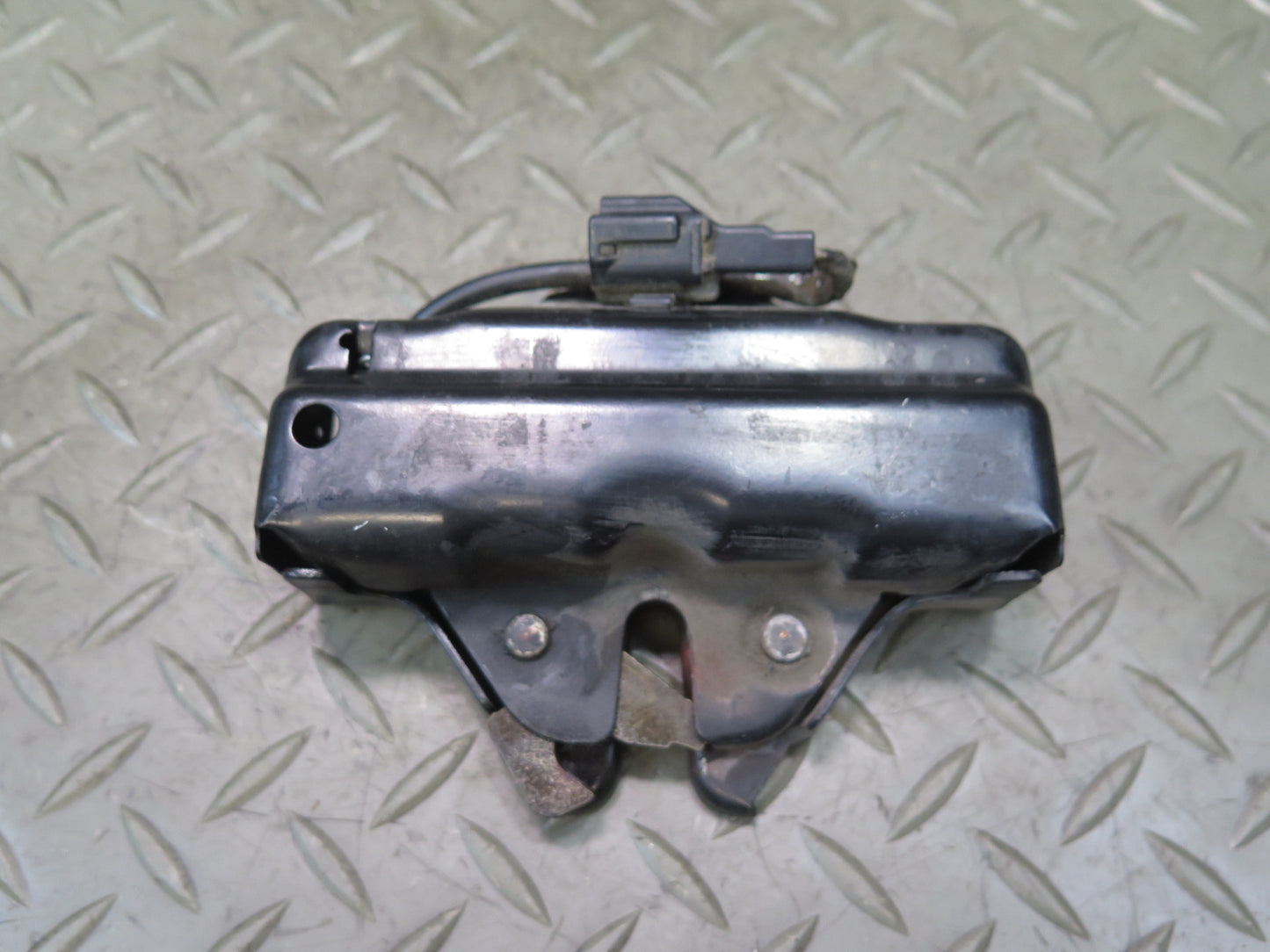 02-10 Lexus UZZ40L SC430 Hood Lock Latch w Open Release Handle Set OEM