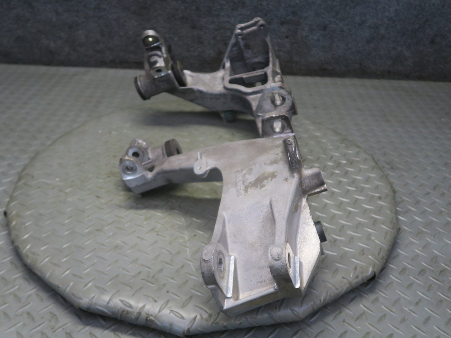 1999-2004 Porsche 911 996 Rear Left Suspension Sub Frame Bracket Mount
