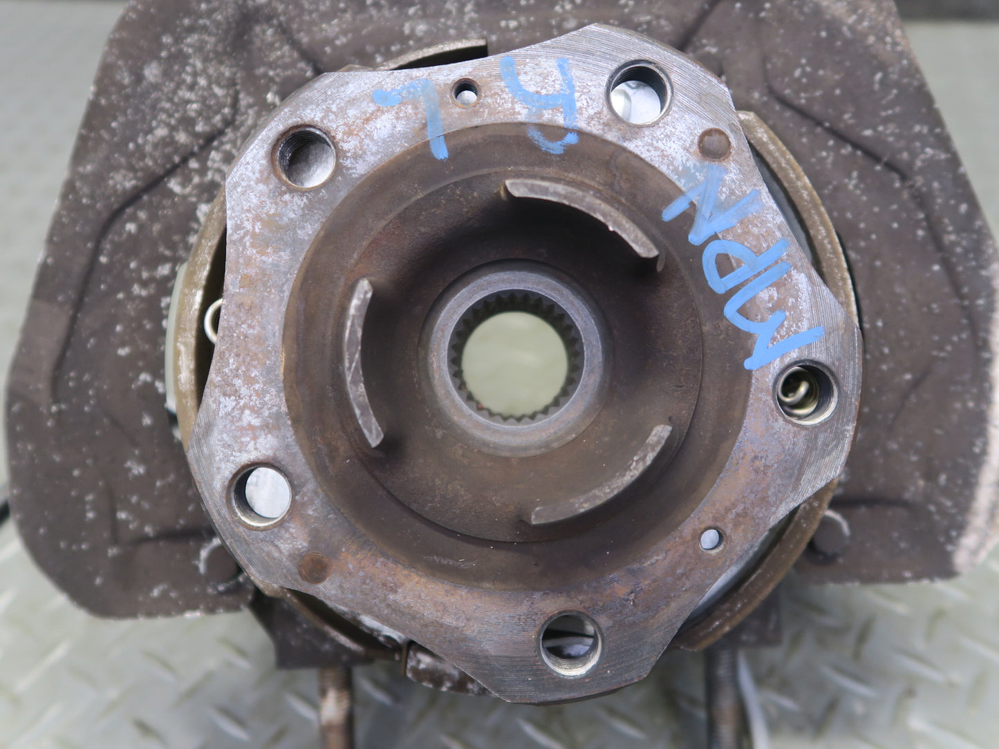 1999-2005 Porsche 911 996 Carrera 4 AWD Rear Left Spindle Knuckle Wheel Hub
