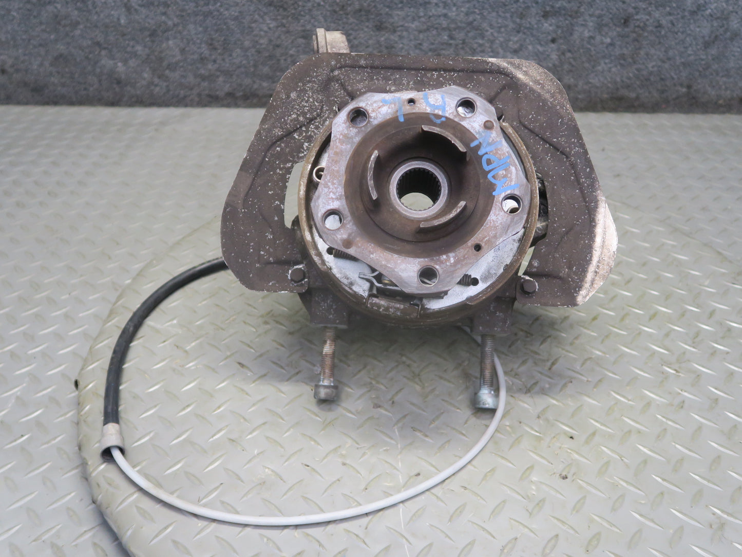1999-2005 Porsche 911 996 Carrera 4 AWD Rear Left Spindle Knuckle Wheel Hub