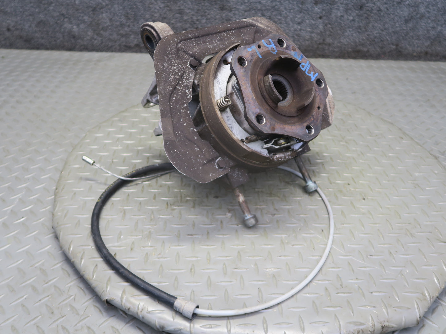 1999-2005 Porsche 911 996 Carrera 4 AWD Rear Left Spindle Knuckle Wheel Hub
