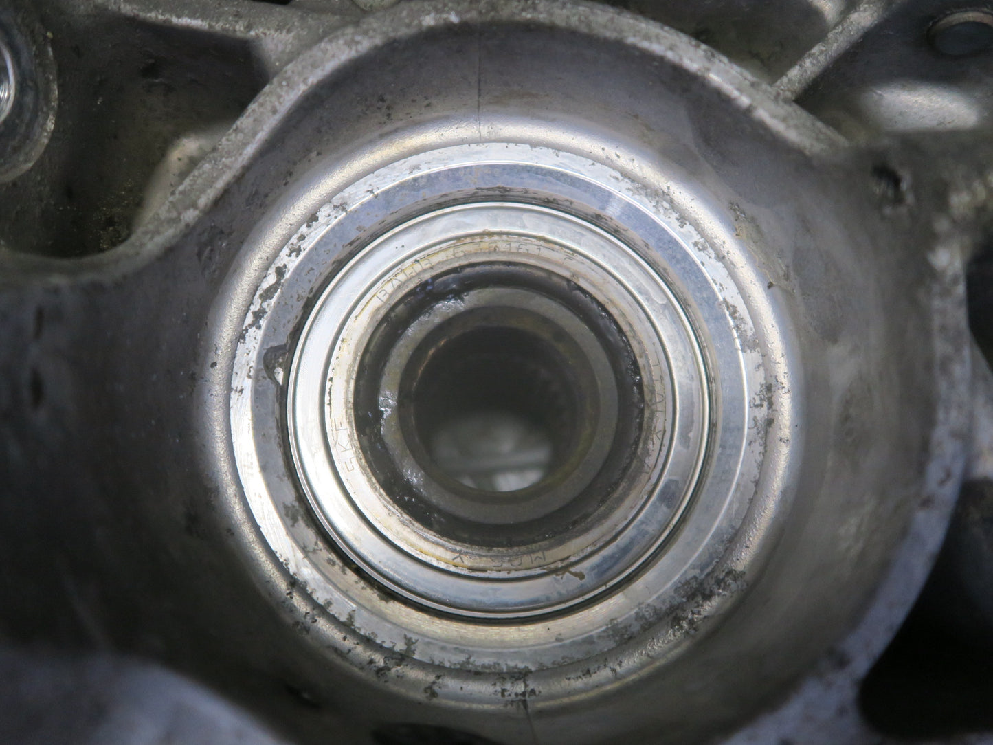 1999-2005 Porsche 911 996 Carrera 4 AWD Rear Left Spindle Knuckle Wheel Hub