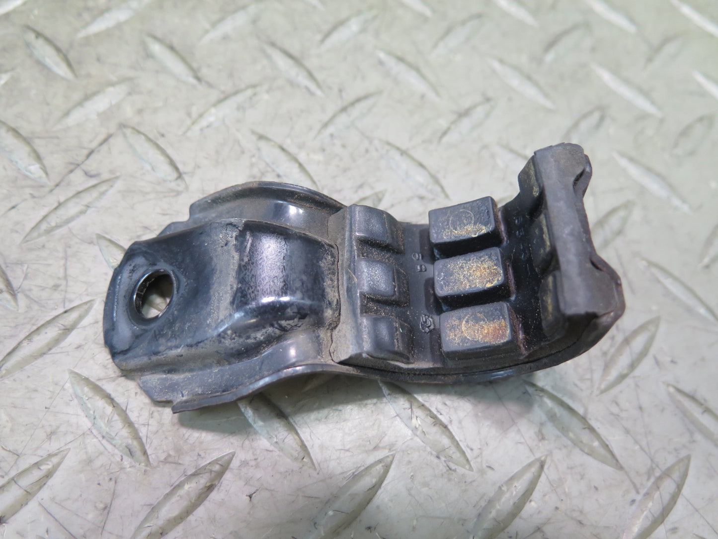 02-10 Lexus UZZ40L SC430 Set of 2 Left & Right Radiator Bracket Mount OEM