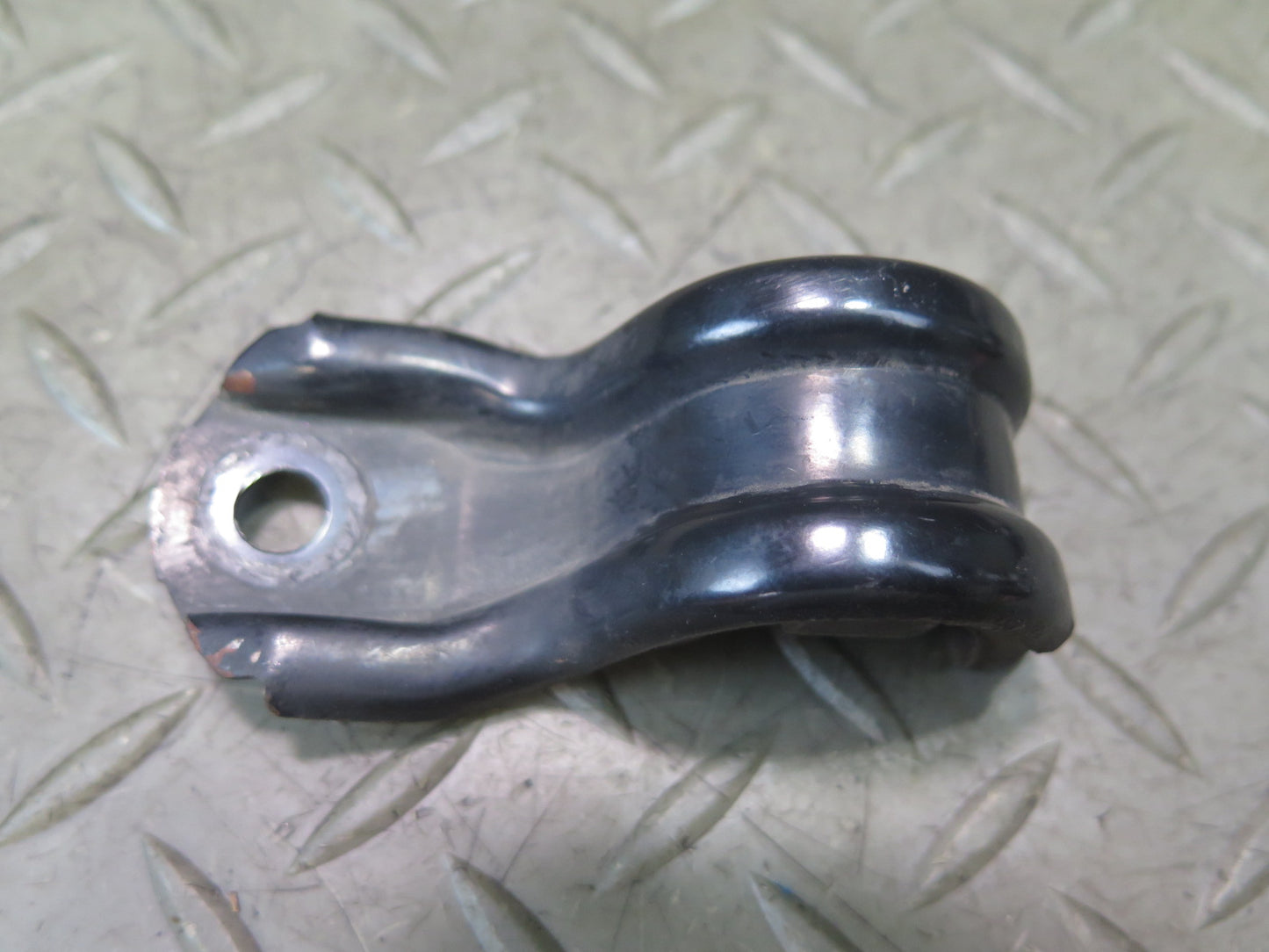 02-10 Lexus UZZ40L SC430 Set of 2 Left & Right Radiator Bracket Mount OEM