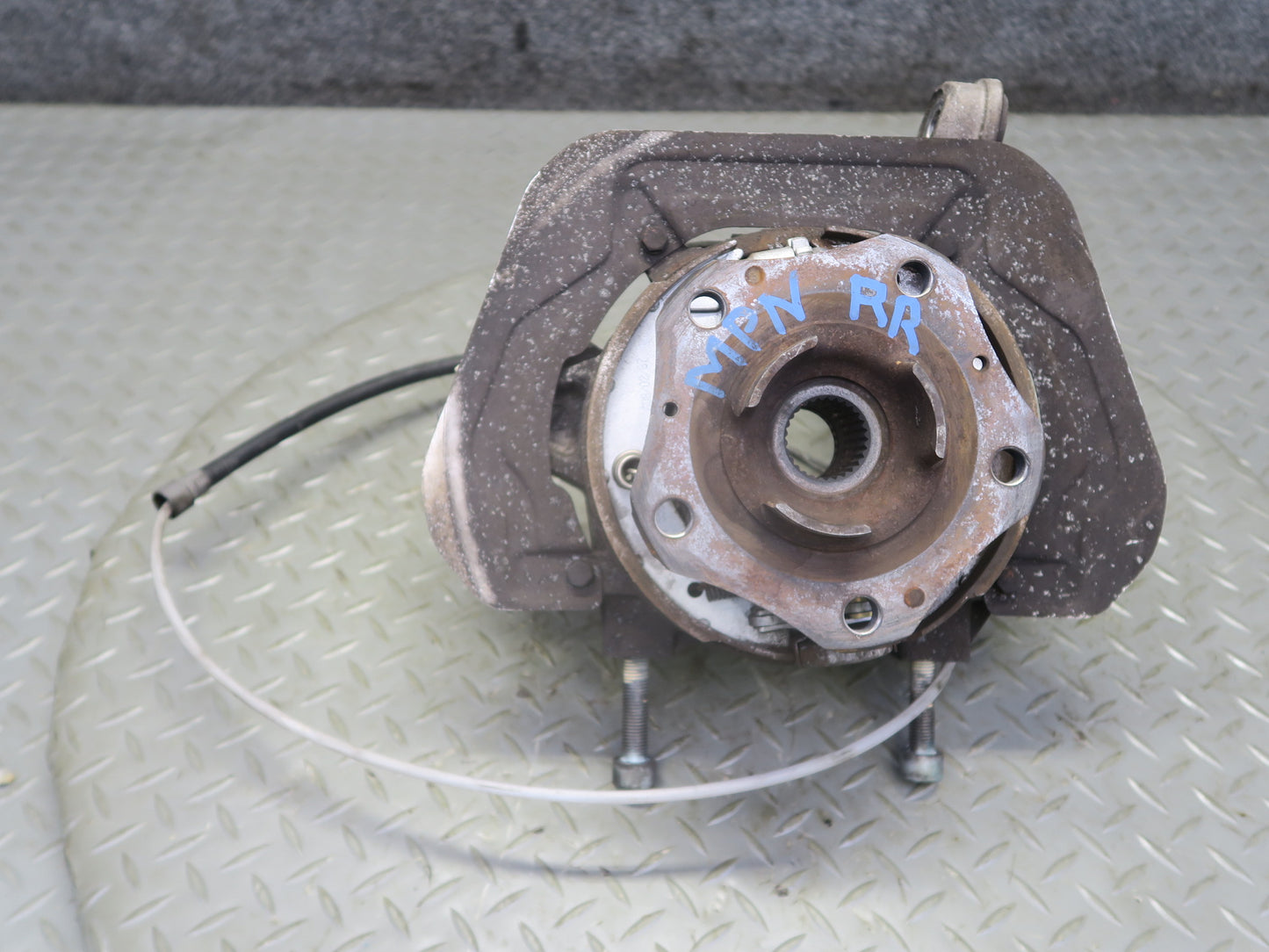 1999-2005 Porsche 911 996 Carrera 4 AWD Rear Right Spindle Knuckle Wheel Hub