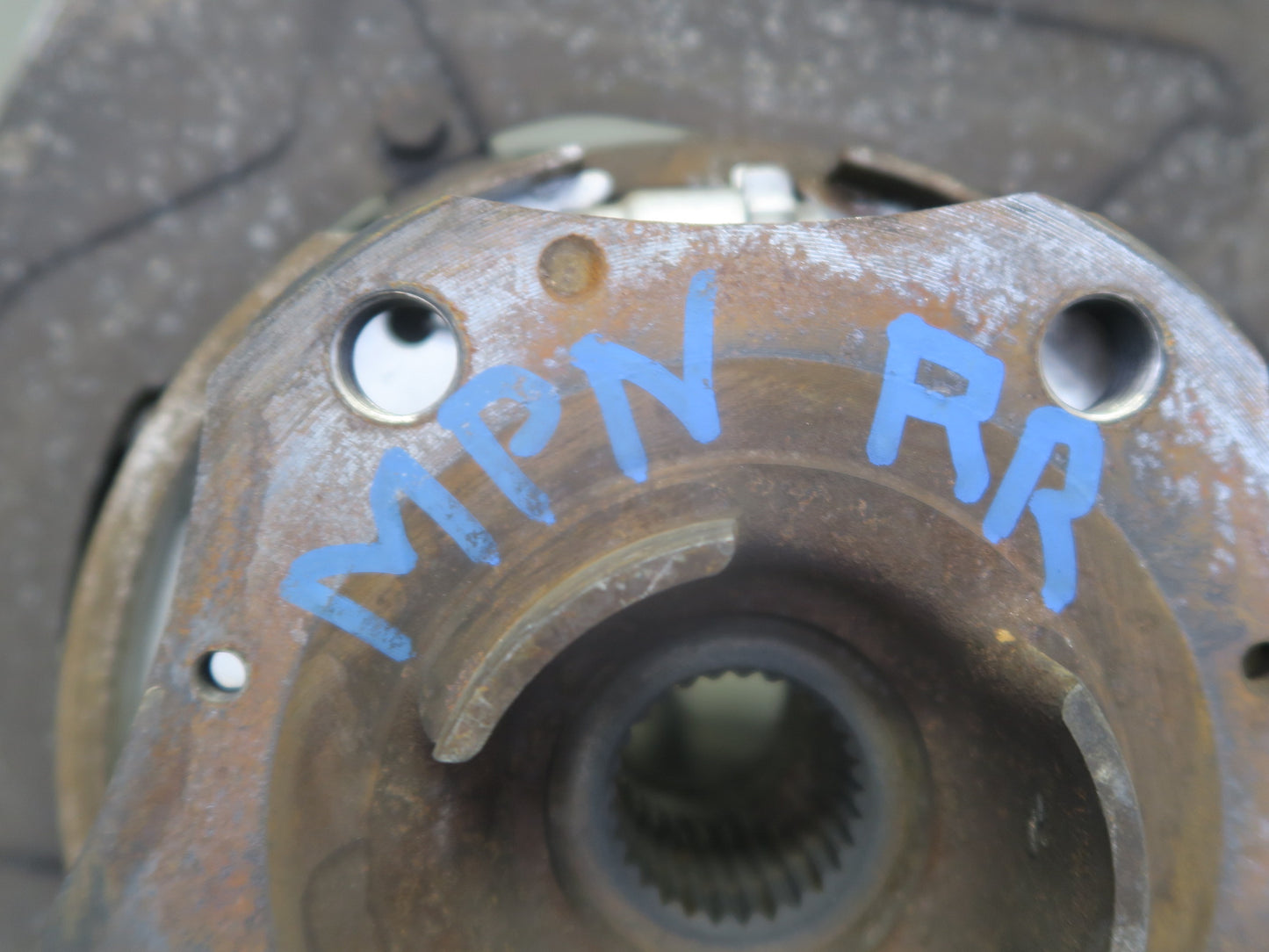1999-2005 Porsche 911 996 Carrera 4 AWD Rear Right Spindle Knuckle Wheel Hub