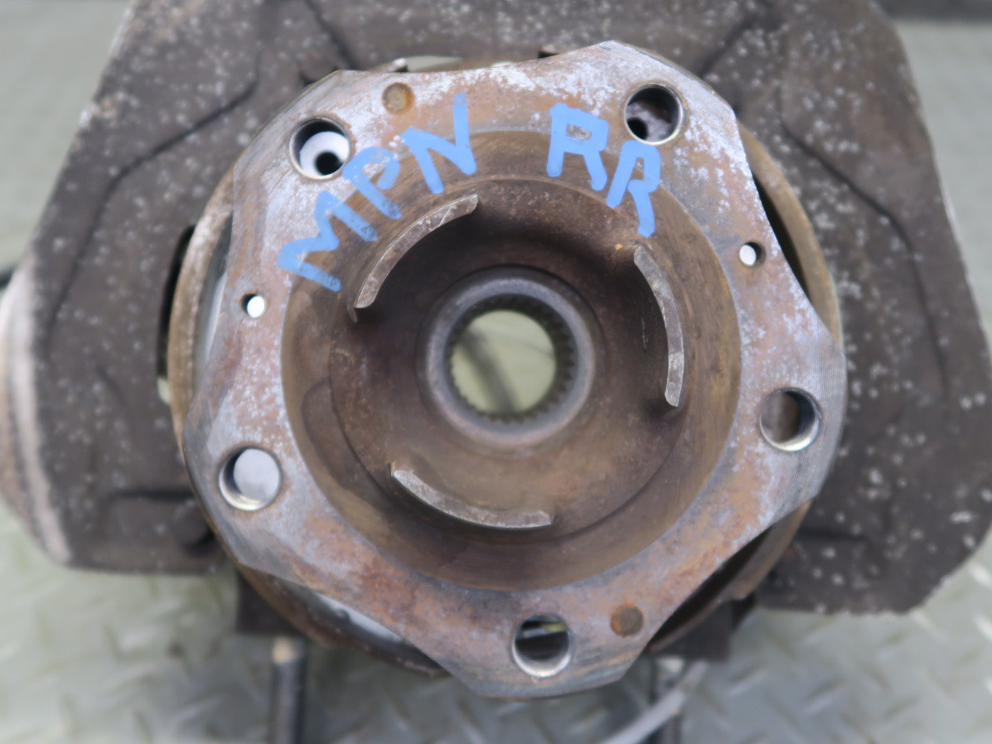 1999-2005 Porsche 911 996 Carrera 4 AWD Rear Right Spindle Knuckle Wheel Hub