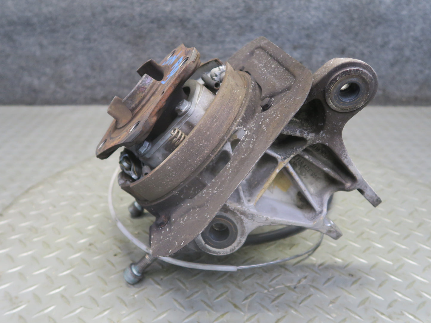 1999-2005 Porsche 911 996 Carrera 4 AWD Rear Right Spindle Knuckle Wheel Hub