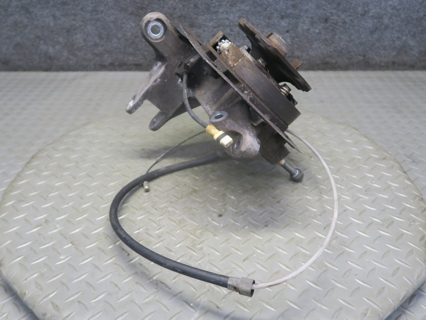 1999-2005 Porsche 911 996 Carrera 4 AWD Rear Right Spindle Knuckle Wheel Hub