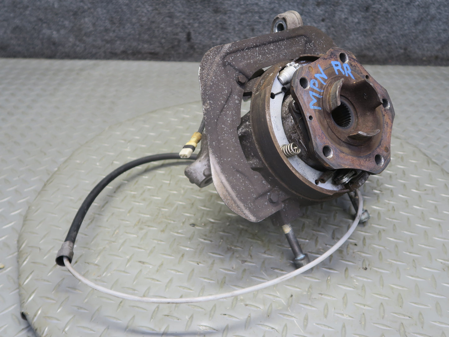 1999-2005 Porsche 911 996 Carrera 4 AWD Rear Right Spindle Knuckle Wheel Hub
