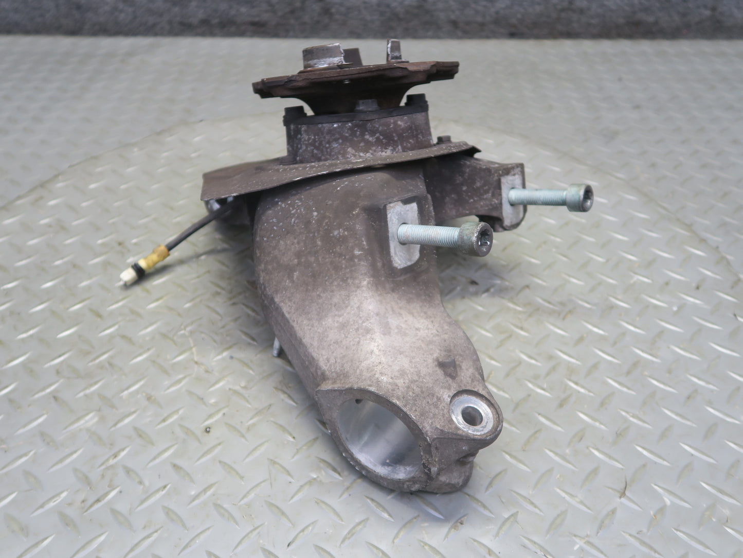1999-2005 Porsche 911 996 Carrera 4 AWD Front Right Spindle Knuckle Wheel Hub
