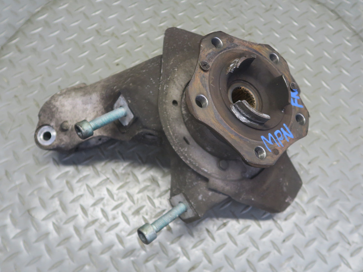 1999-2005 Porsche 911 996 Carrera 4 AWD Front Right Spindle Knuckle Wheel Hub