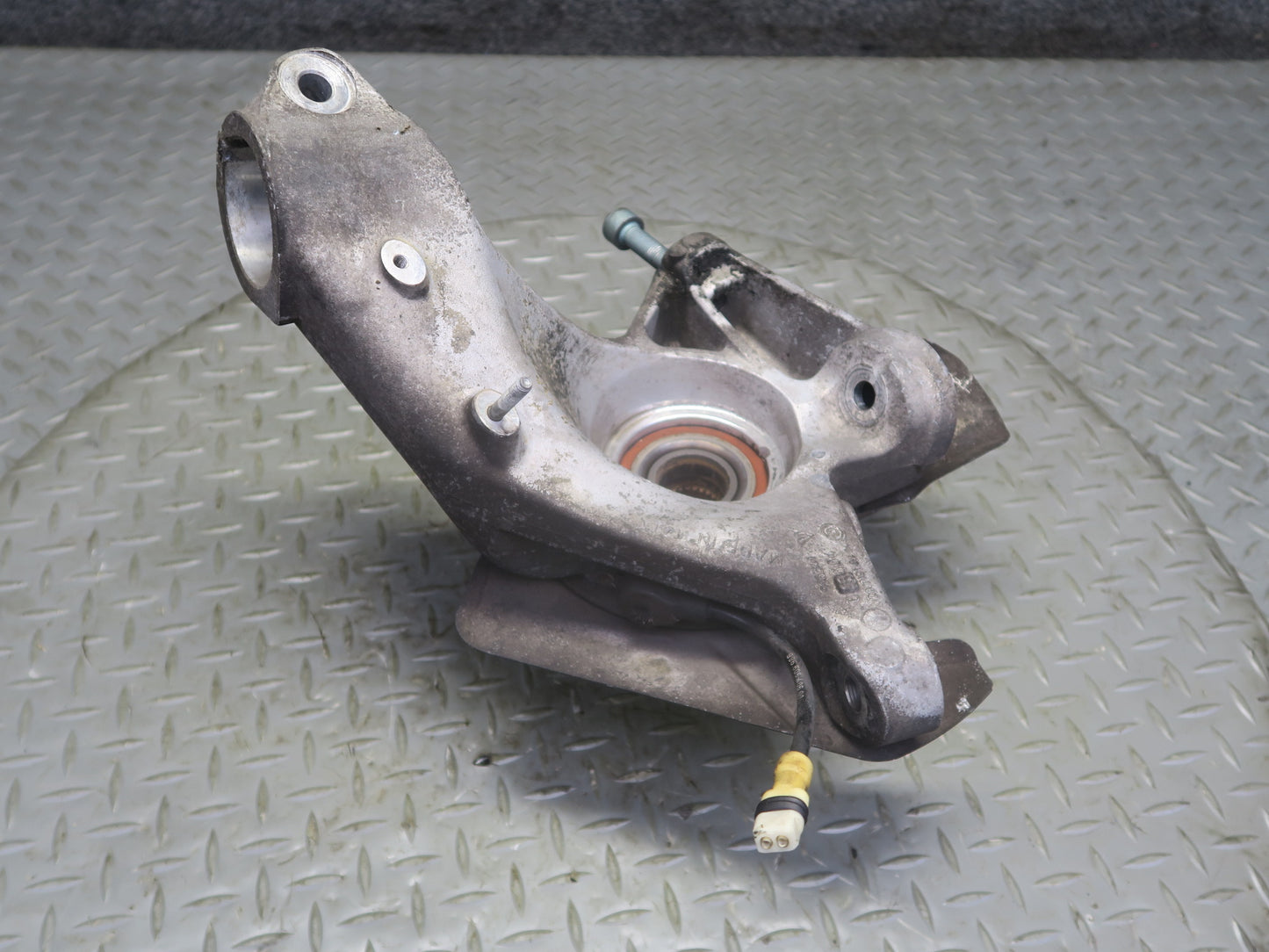1999-2005 Porsche 911 996 Carrera 4 AWD Front Right Spindle Knuckle Wheel Hub