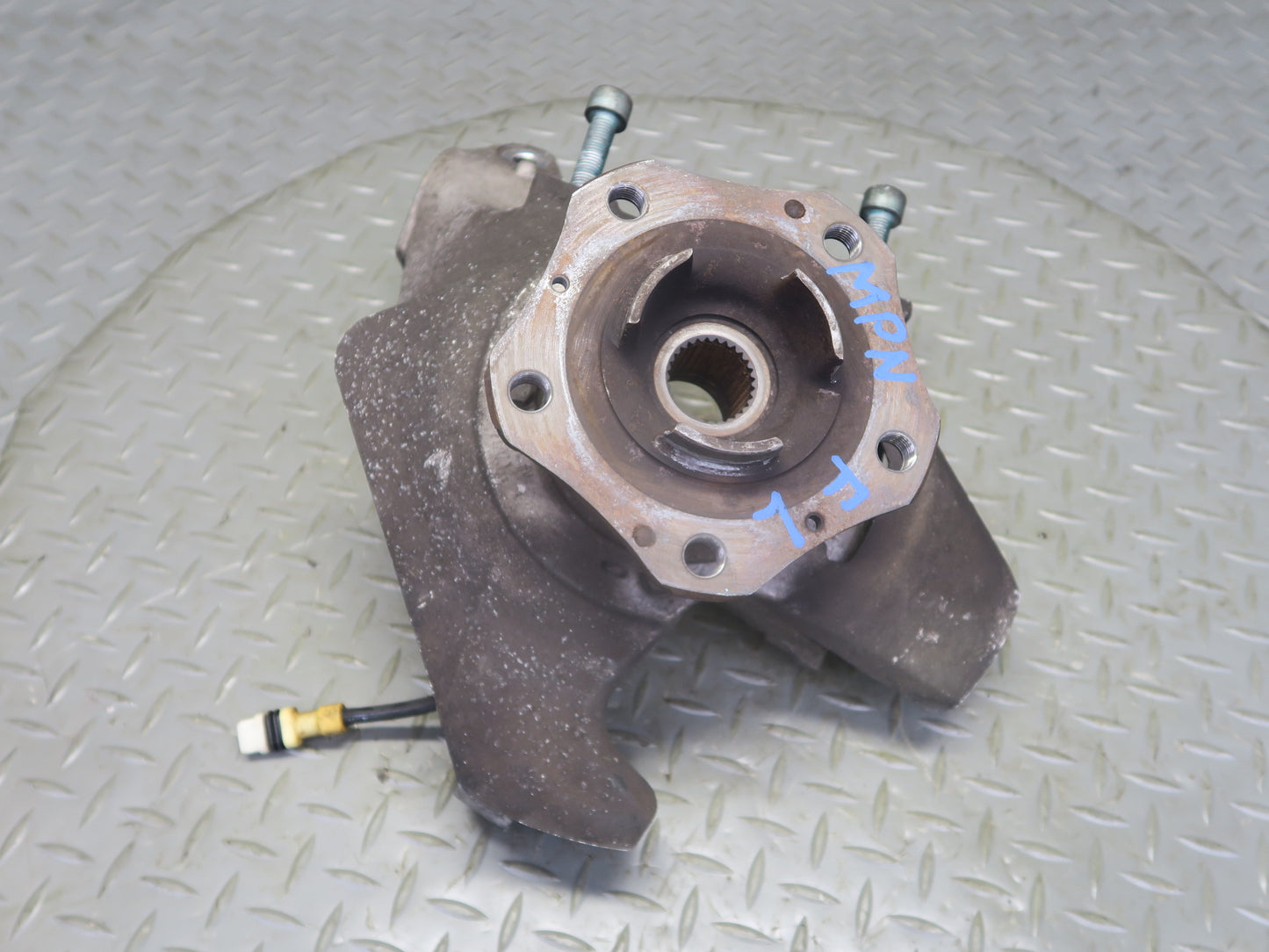1999-2005 Porsche 911 996 Carrera 4 AWD Front Left Spindle Knuckle Wheel Hub