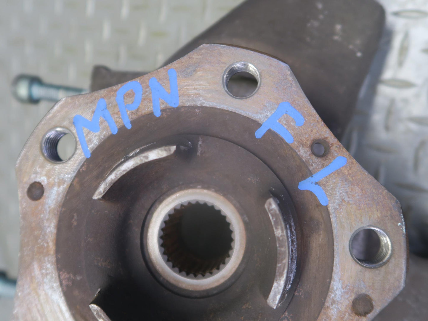 1999-2005 Porsche 911 996 Carrera 4 AWD Front Left Spindle Knuckle Wheel Hub