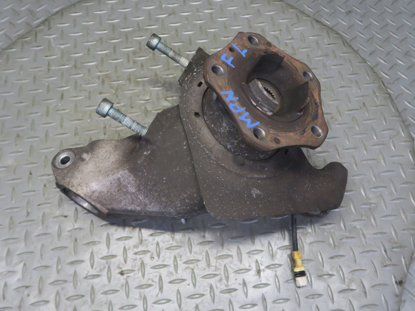 1999-2005 Porsche 911 996 Carrera 4 AWD Front Left Spindle Knuckle Wheel Hub