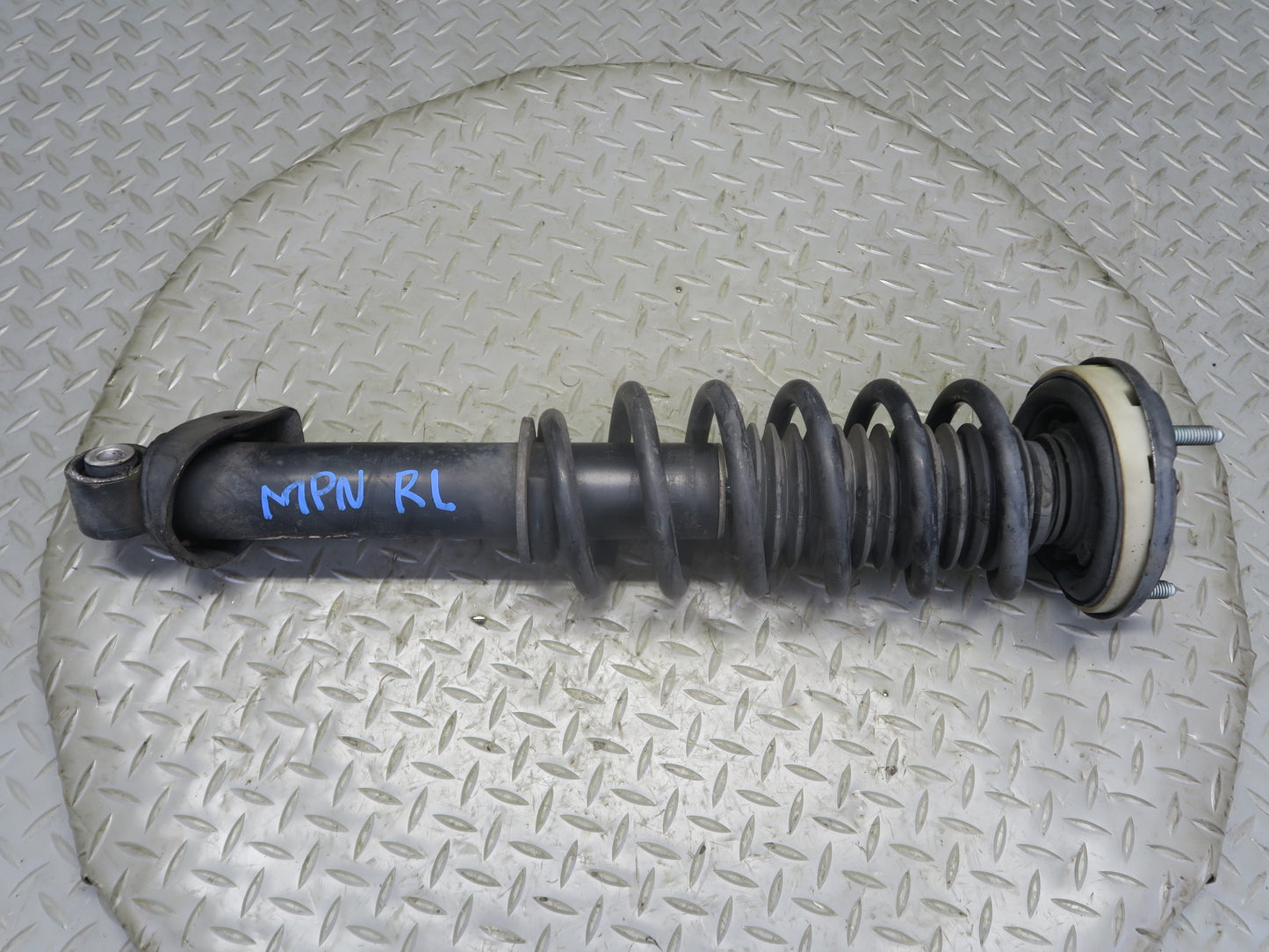 2002-2005 Porsche 911 996 Convertible AWD M/T Rear Strut Shock Absorber Set of 2