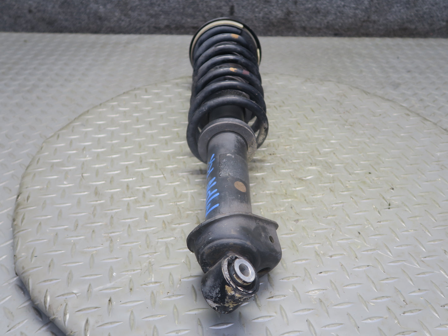 2002-2005 Porsche 911 996 Convertible AWD M/T Rear Strut Shock Absorber Set of 2