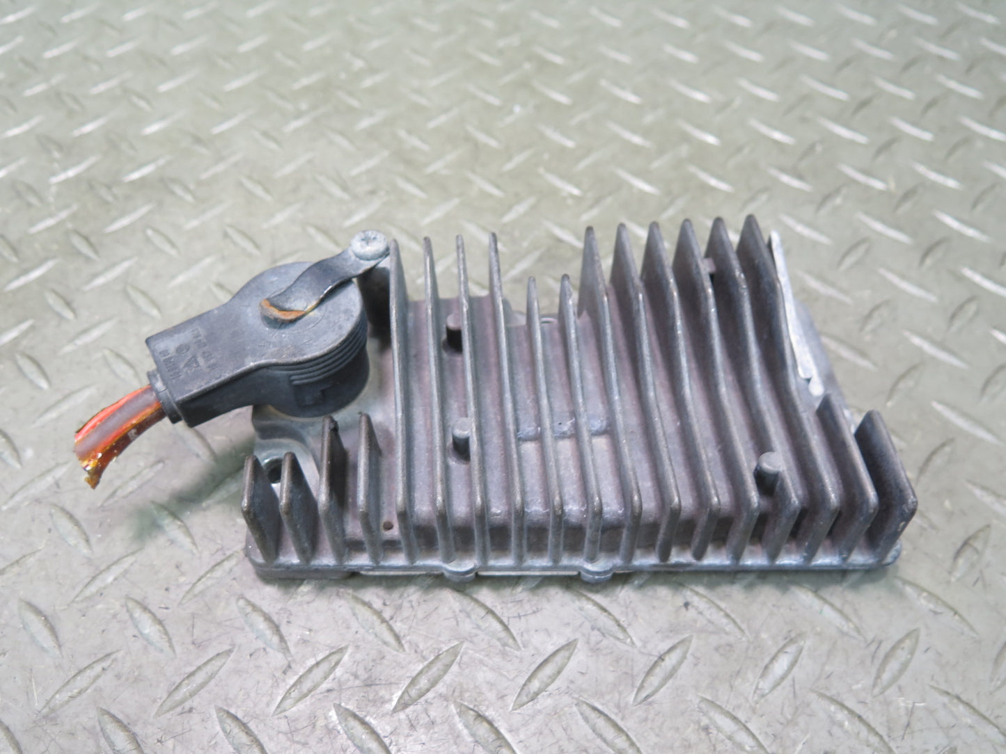 1987-1991 Porsche 928 S4 Radiator Cooling Fan Output Amplifier 92861842100