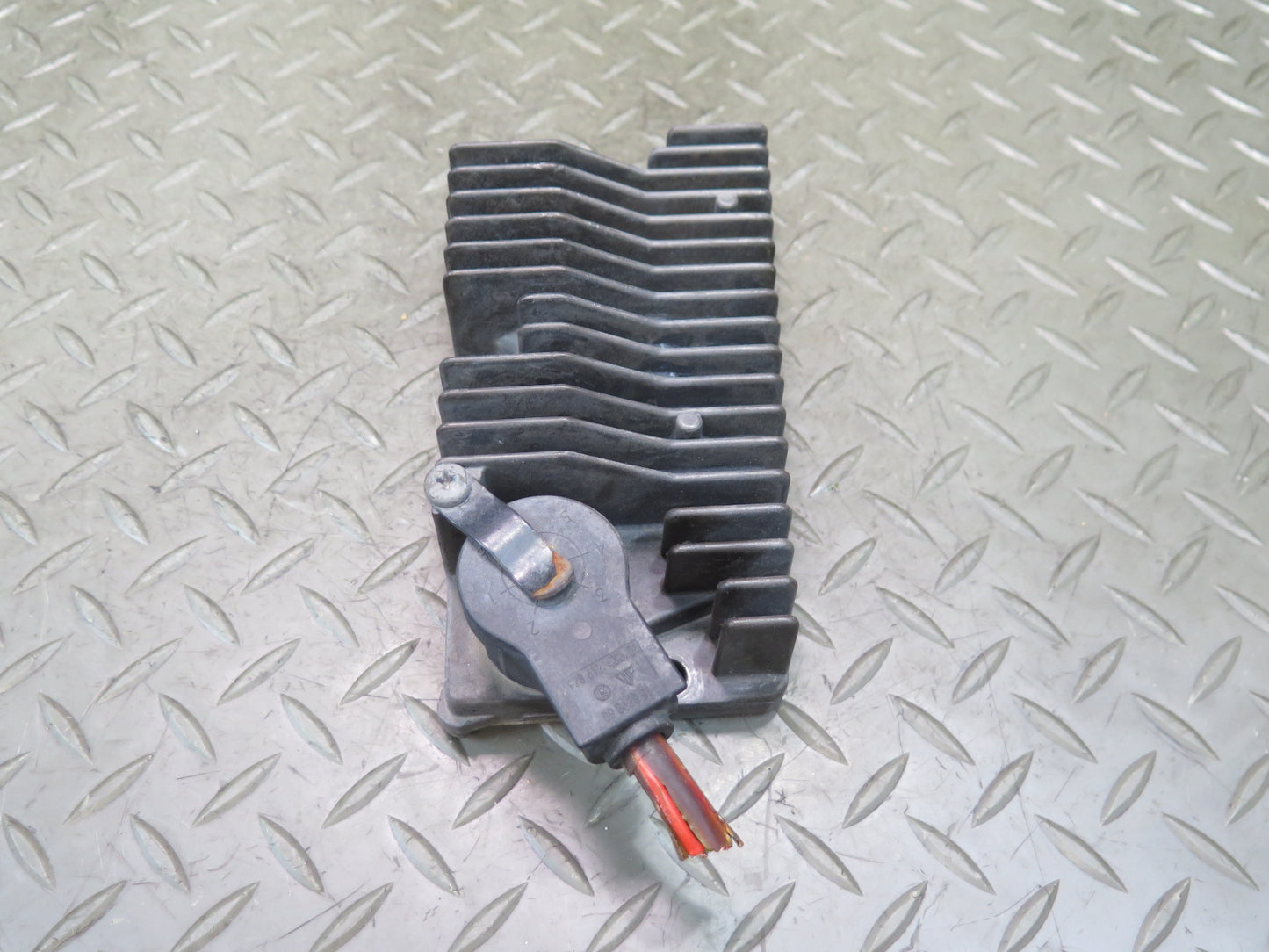1987-1991 Porsche 928 S4 Radiator Cooling Fan Output Amplifier 92861842100