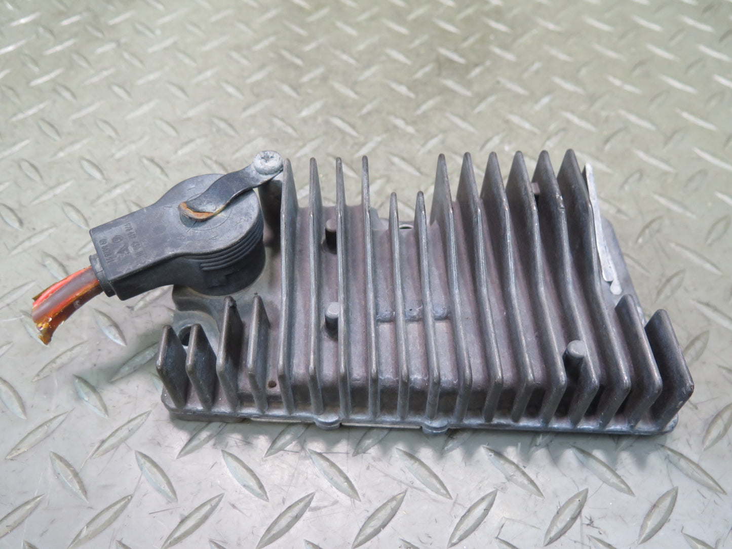 1987-1991 Porsche 928 S4 Radiator Cooling Fan Output Amplifier 92861842100