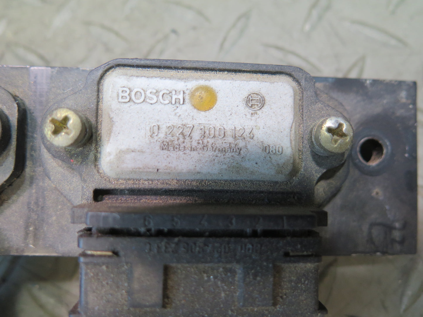 1987-1991 Porsche 928 S4 Engine Ignition Control Module Pair Assembly Bosch
