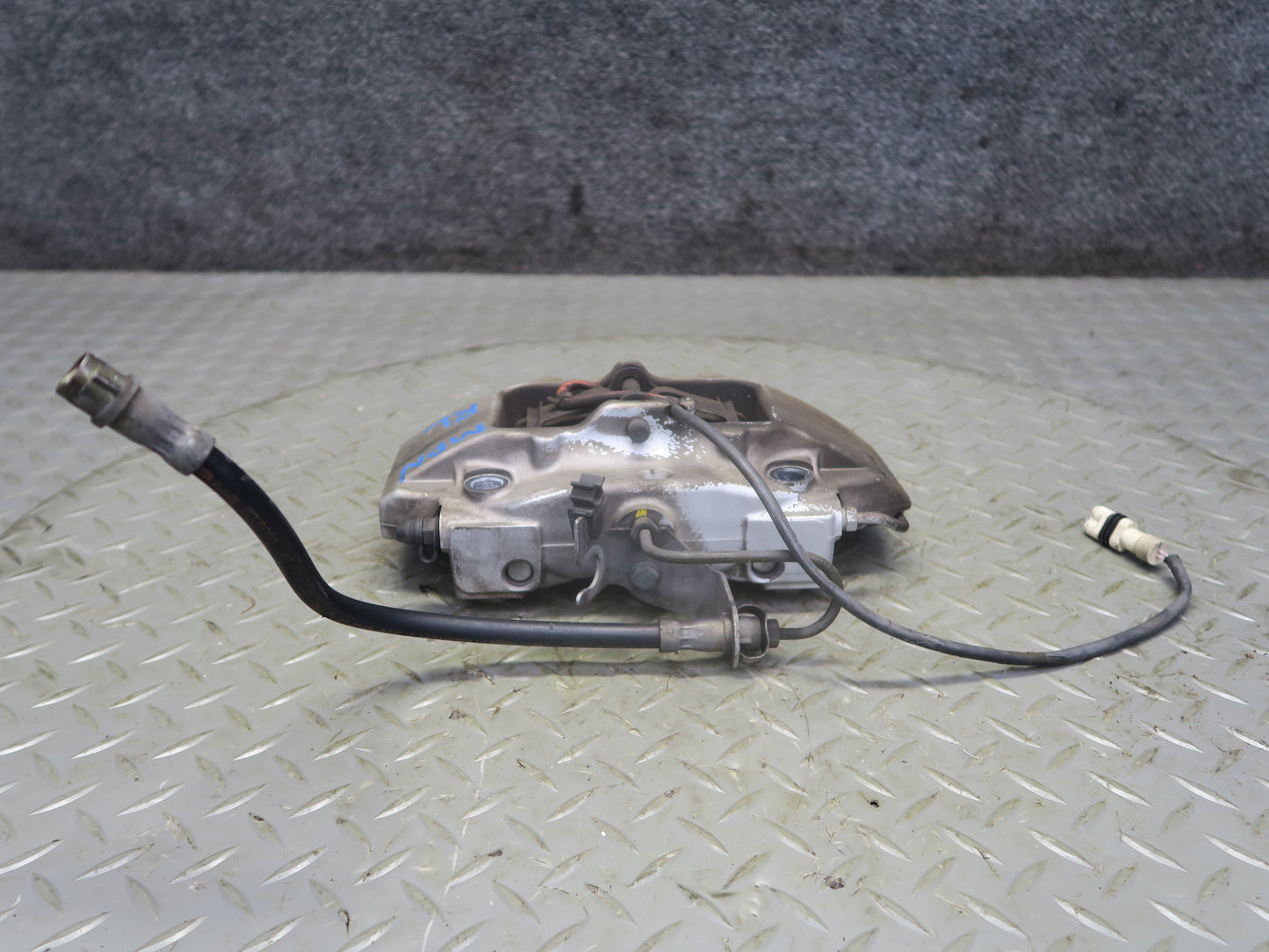 00-05 Porsche 911 996 Carrera 4 AWD Rear Left Right Brembo Brake Caliper Set