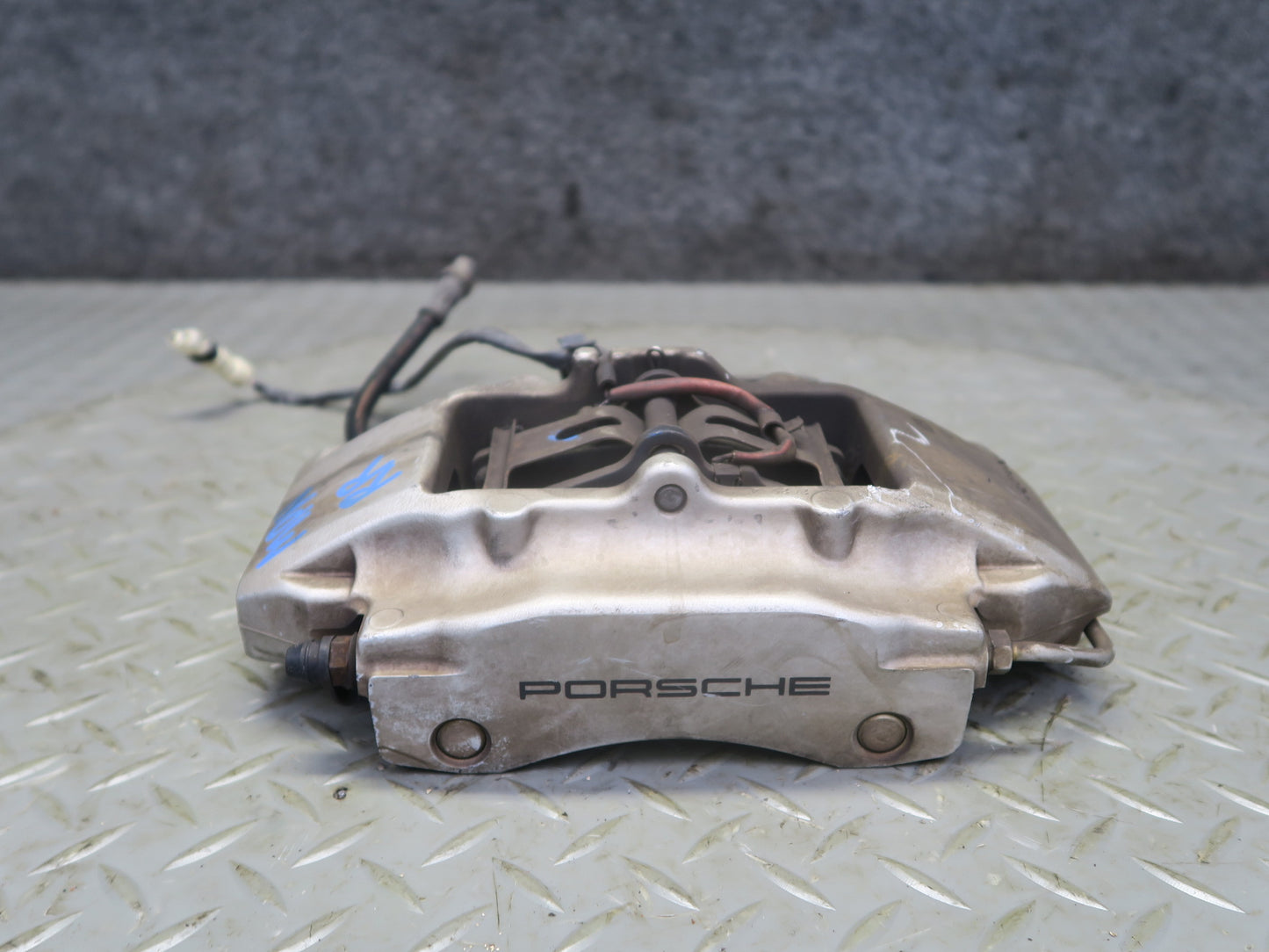 00-05 Porsche 911 996 Carrera 4 AWD Rear Left Right Brembo Brake Caliper Set