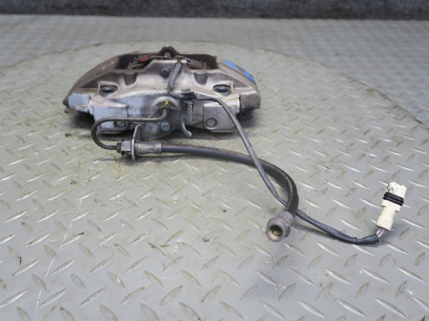 00-05 Porsche 911 996 Carrera 4 AWD Rear Left Right Brembo Brake Caliper Set