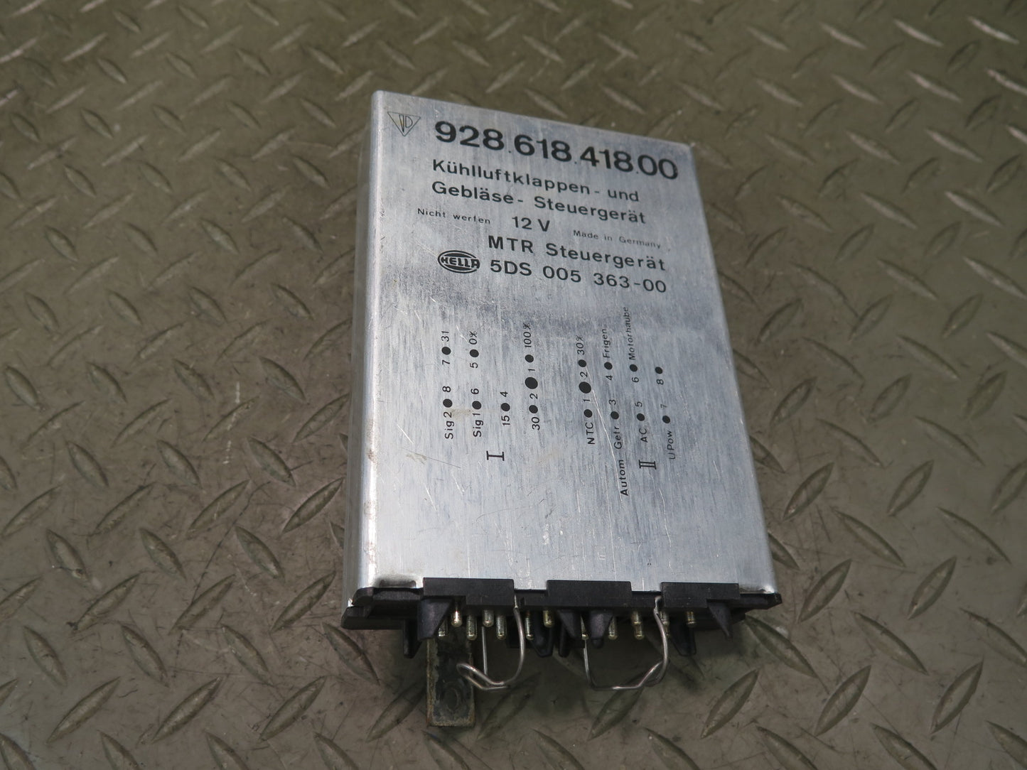 1987-1991 Porsche 928 S4 Radiator Cooling Fan Module Relay 92861841800