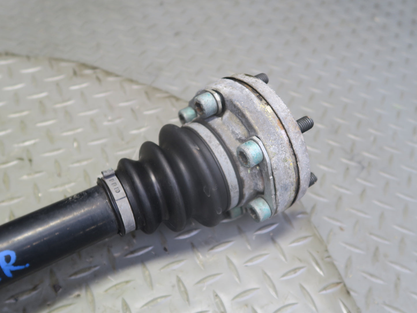 1999-2005 Porsche 911 996 Rear Left or Right Suspension Axle Shaft  99633202406