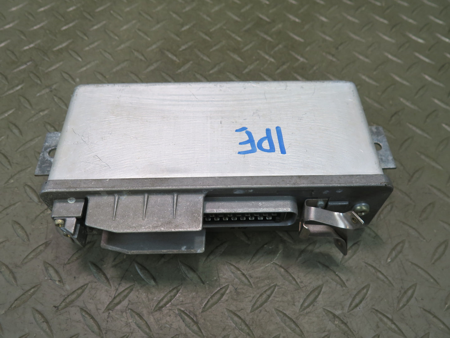 1986-1987 Porsche 928 S4 ABS Anti Lock Brake System Control Module Unit