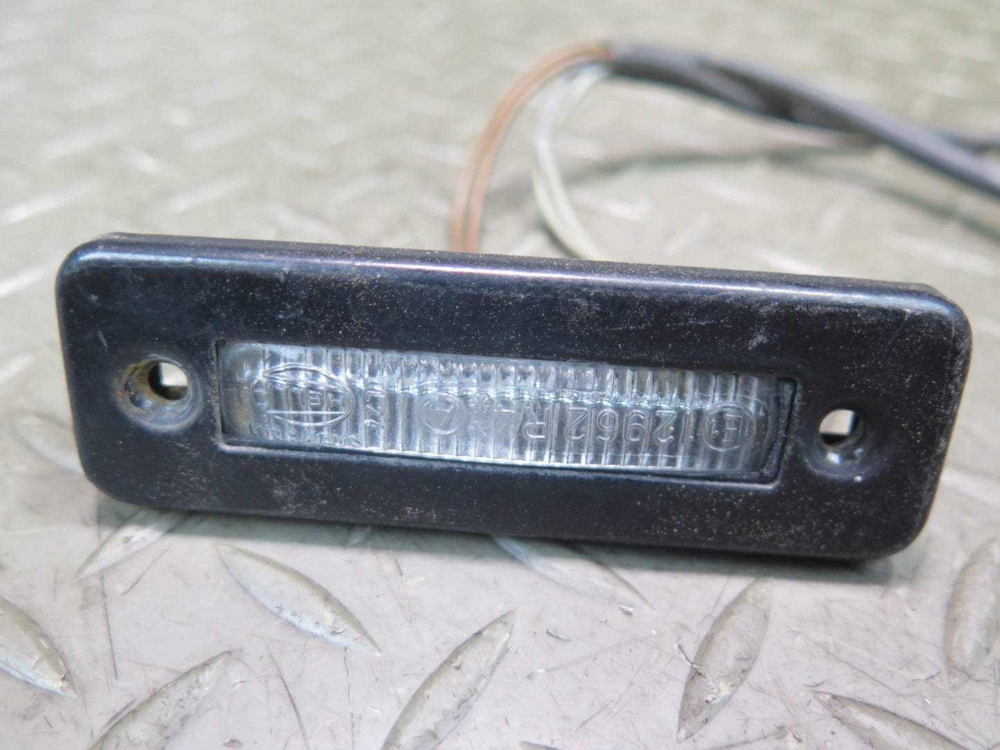 1987-1991 Porsche 928 S4 Rear Left & Right License Plate Light Lamp Set of 2