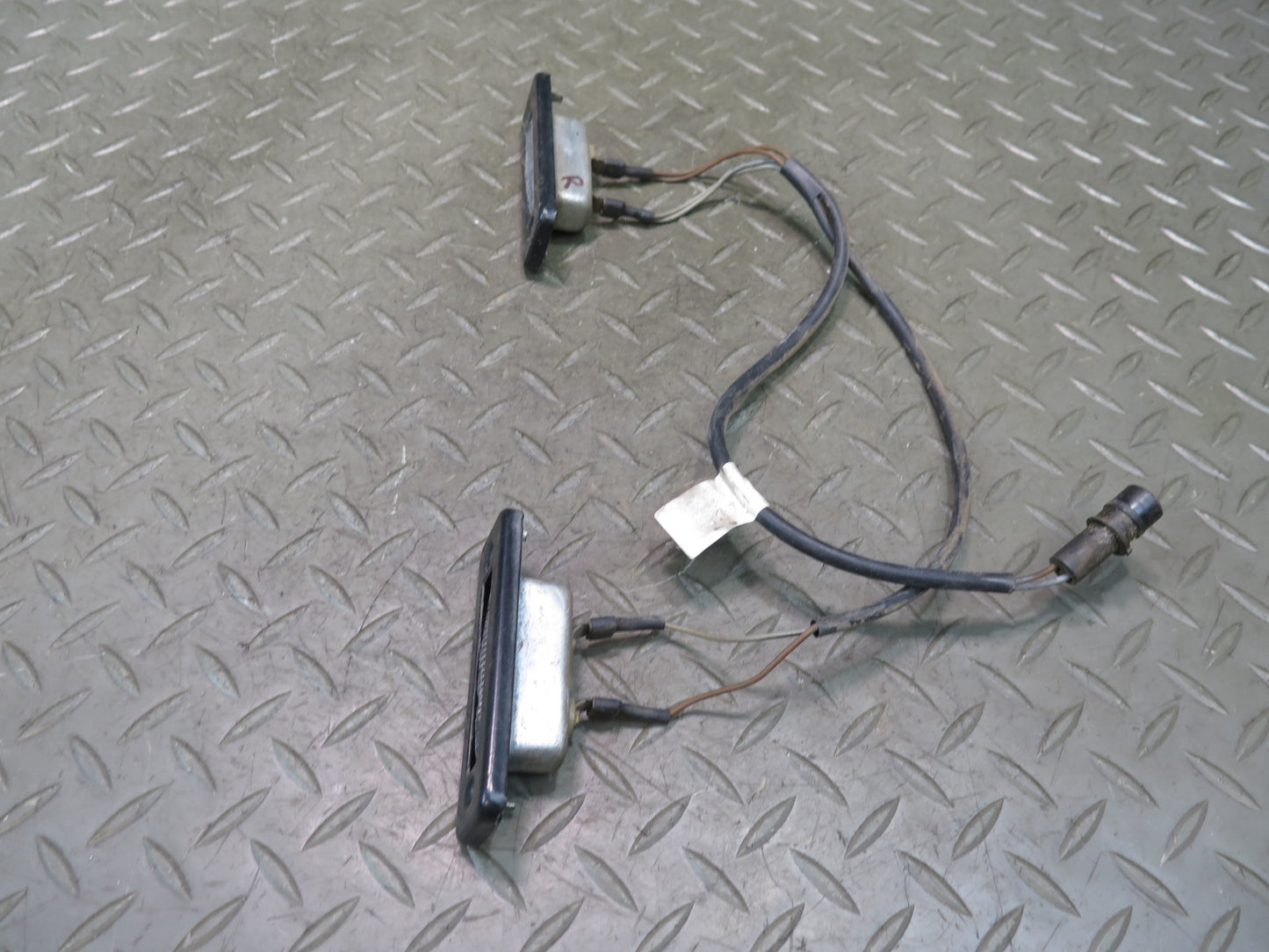 1987-1991 Porsche 928 S4 Rear Left & Right License Plate Light Lamp Set of 2