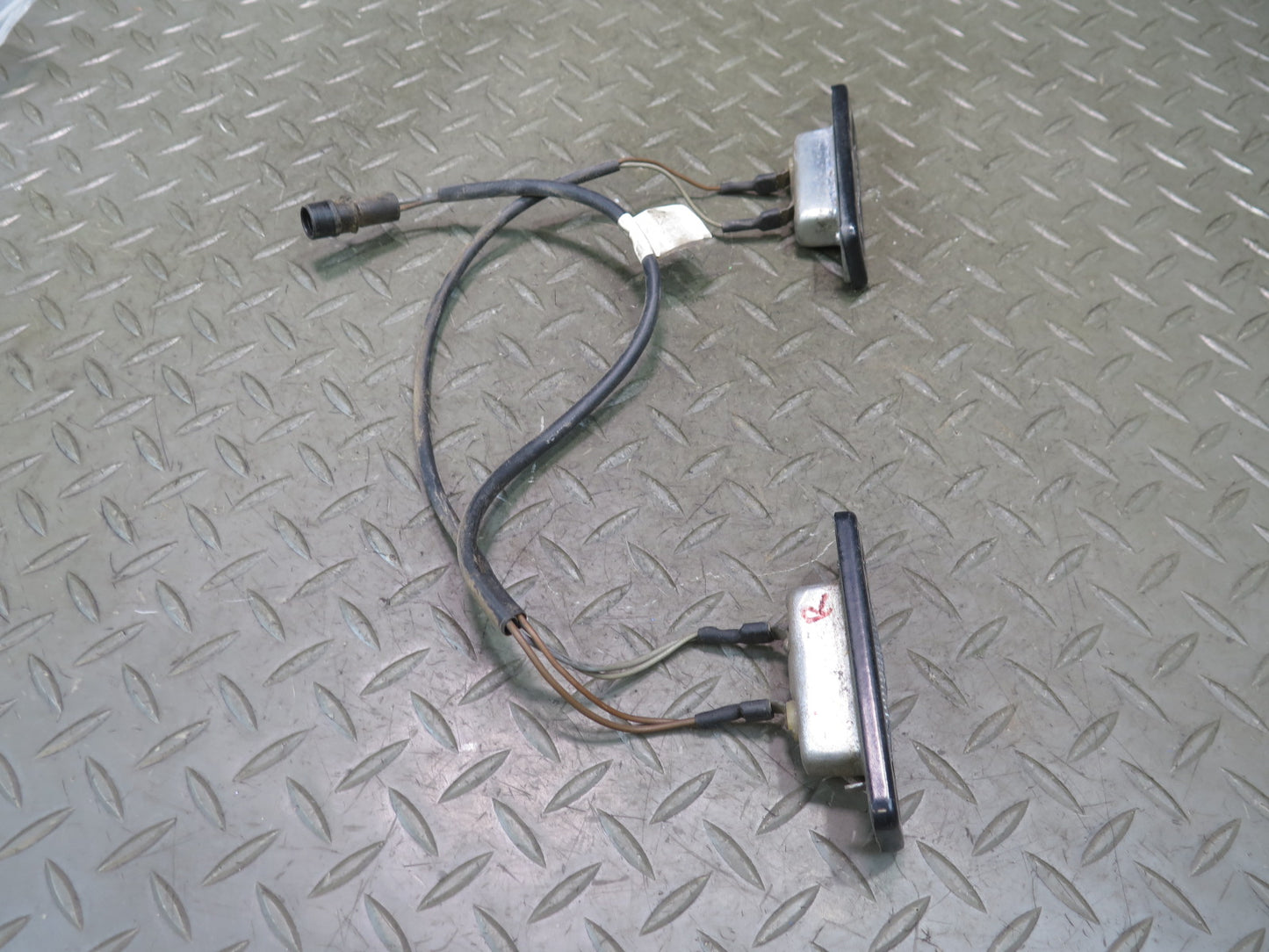 1987-1991 Porsche 928 S4 Rear Left & Right License Plate Light Lamp Set of 2
